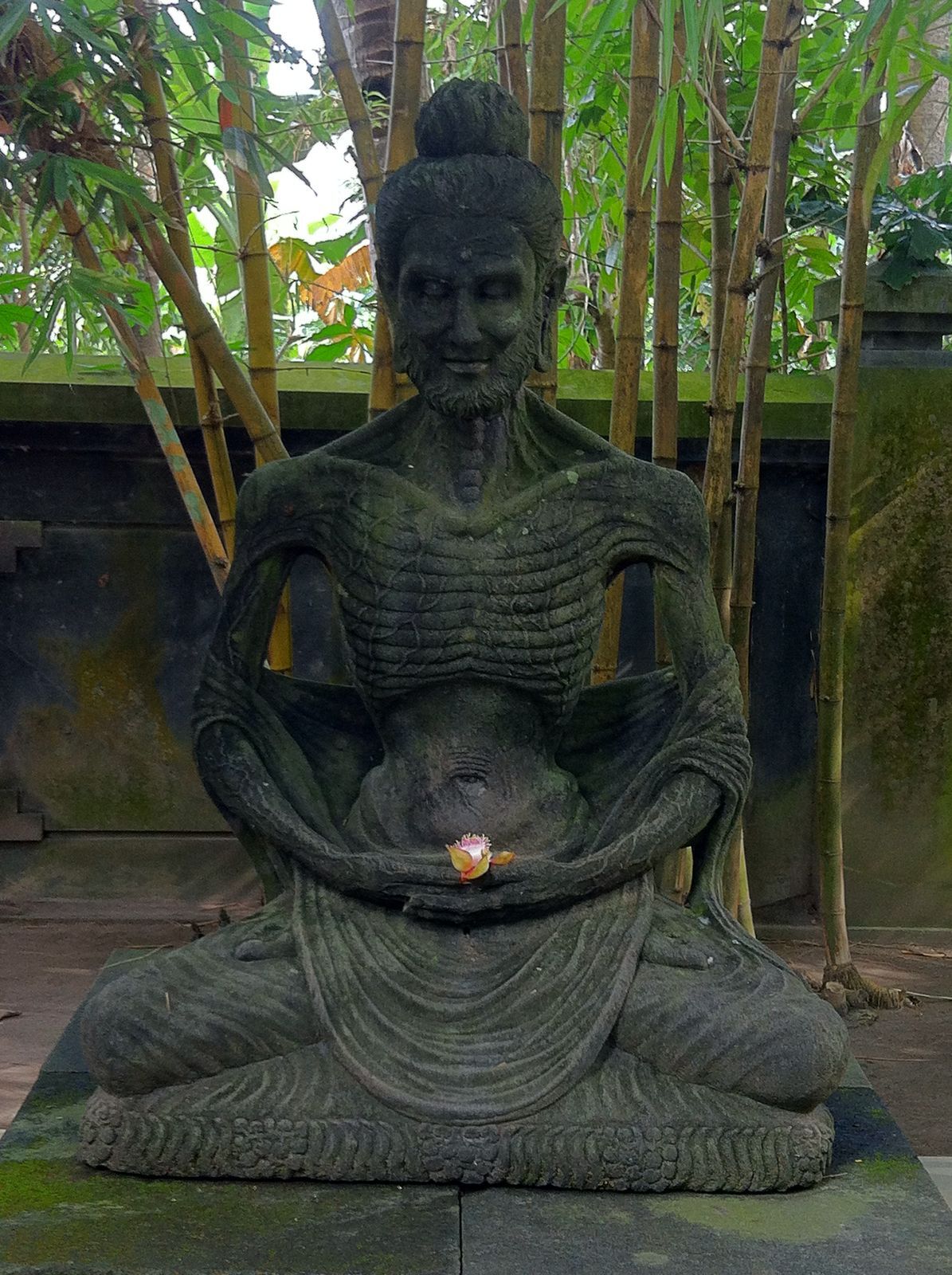 Buddha Samsara in Mendu auf Java © 2016 by Sukarti